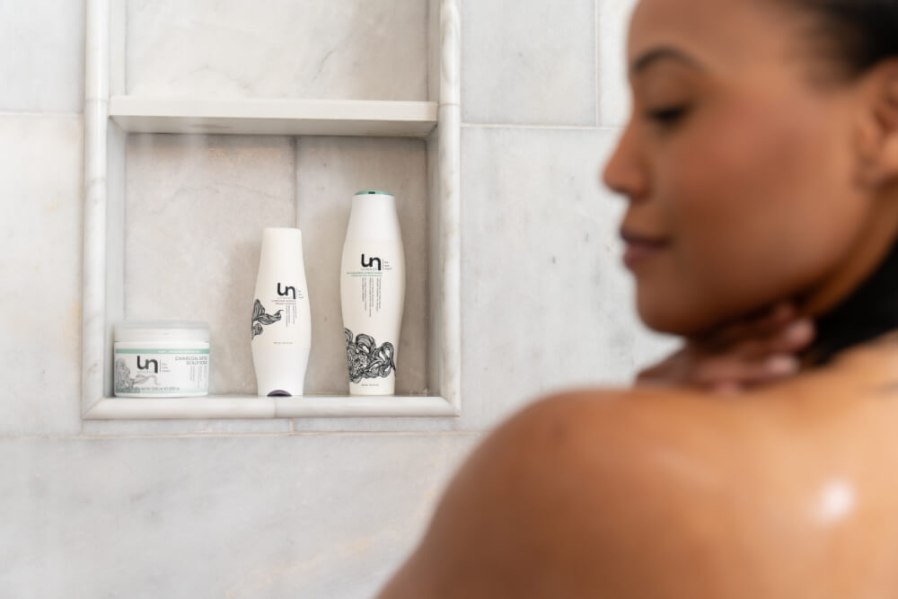 THE BEGINNER’S GUIDE TO A MINIMALIST HAIR ROUTINE