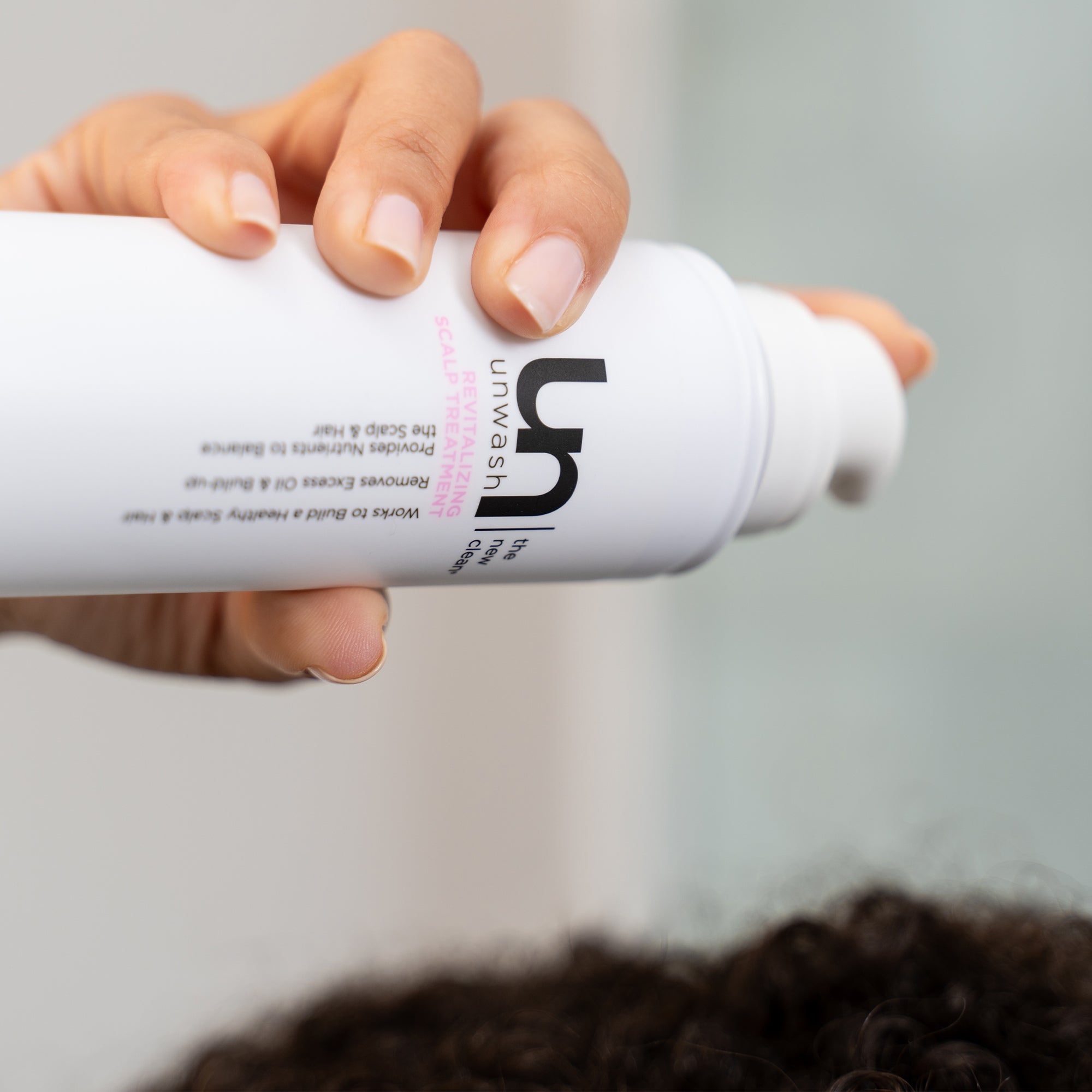 REVITALIZING SCALP TREATMENT